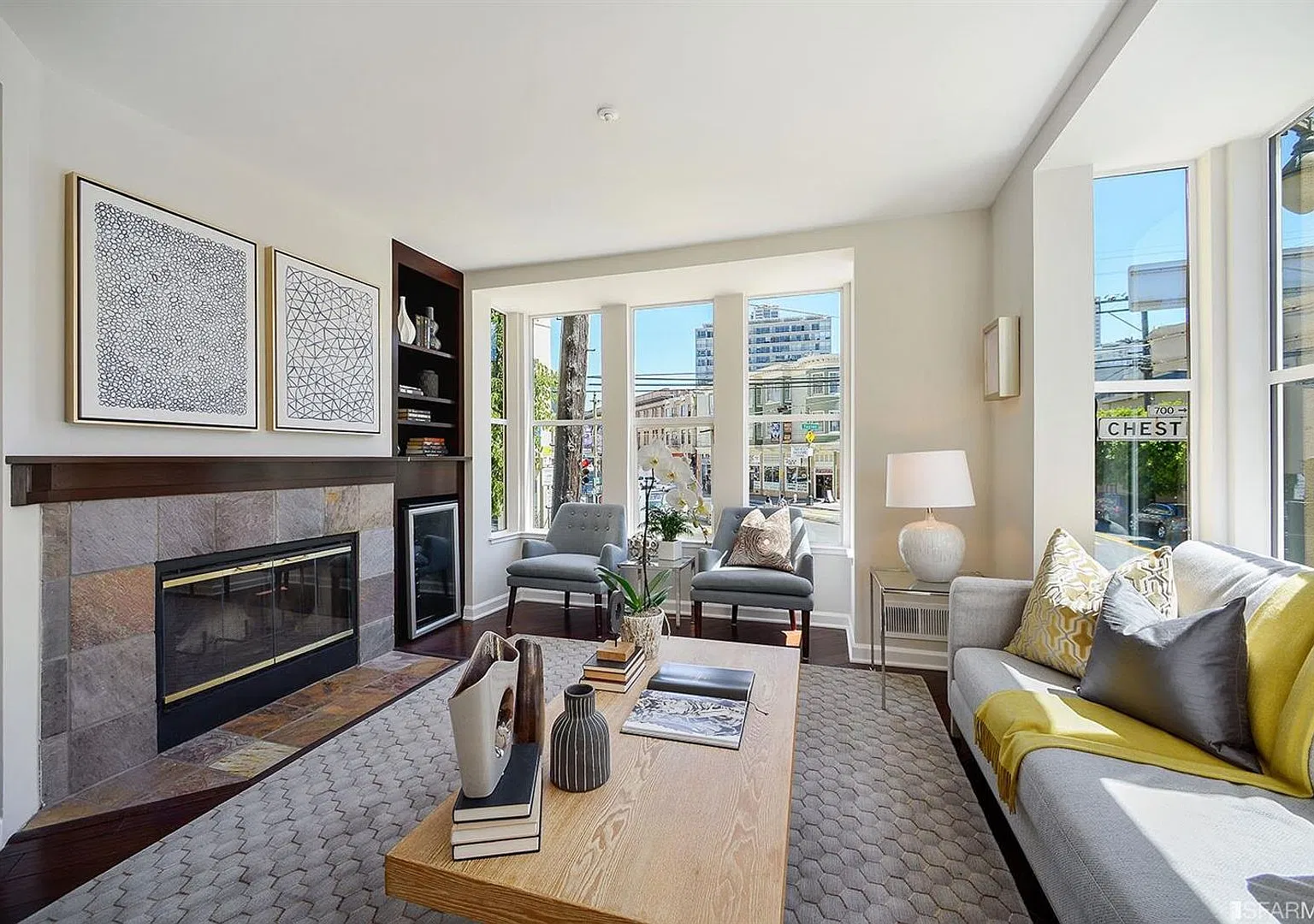 Contemporary 2BR/2BA Condo in the Heart of North Beach Parking Included — Photo 3