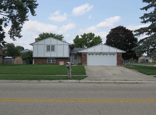6007 Charlesgate Rd, Dayton, OH 45424