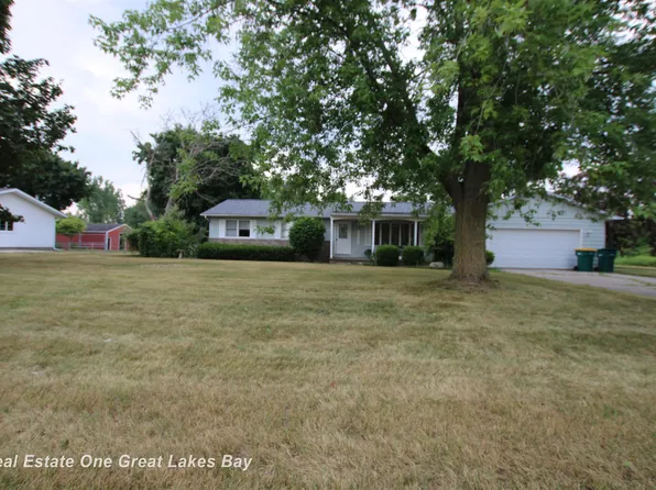 2002 Cass Ave, Bay City, MI 48708