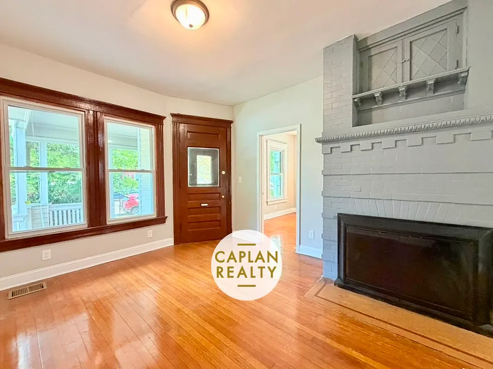 2 bed, 900 sqft, $1,900 — Photo 3