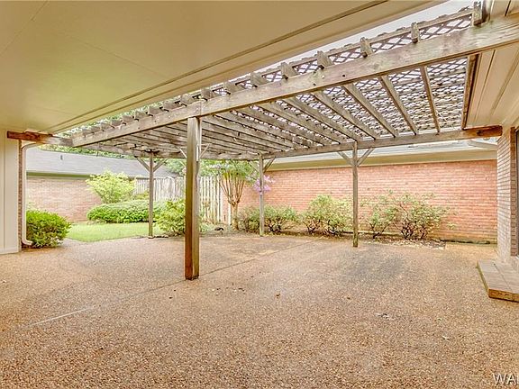 5th image of 1739 Hollow Ln