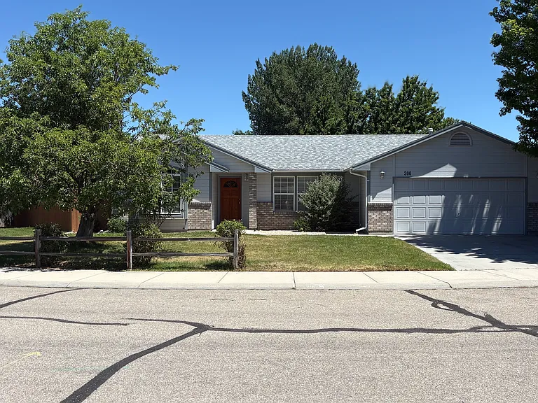 300 W Spicewood Dr — Photo 4