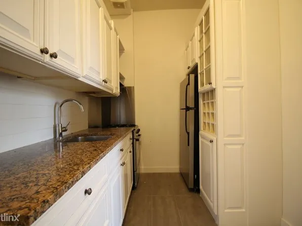 333 Vernon Ave, Brooklyn, NY 11206