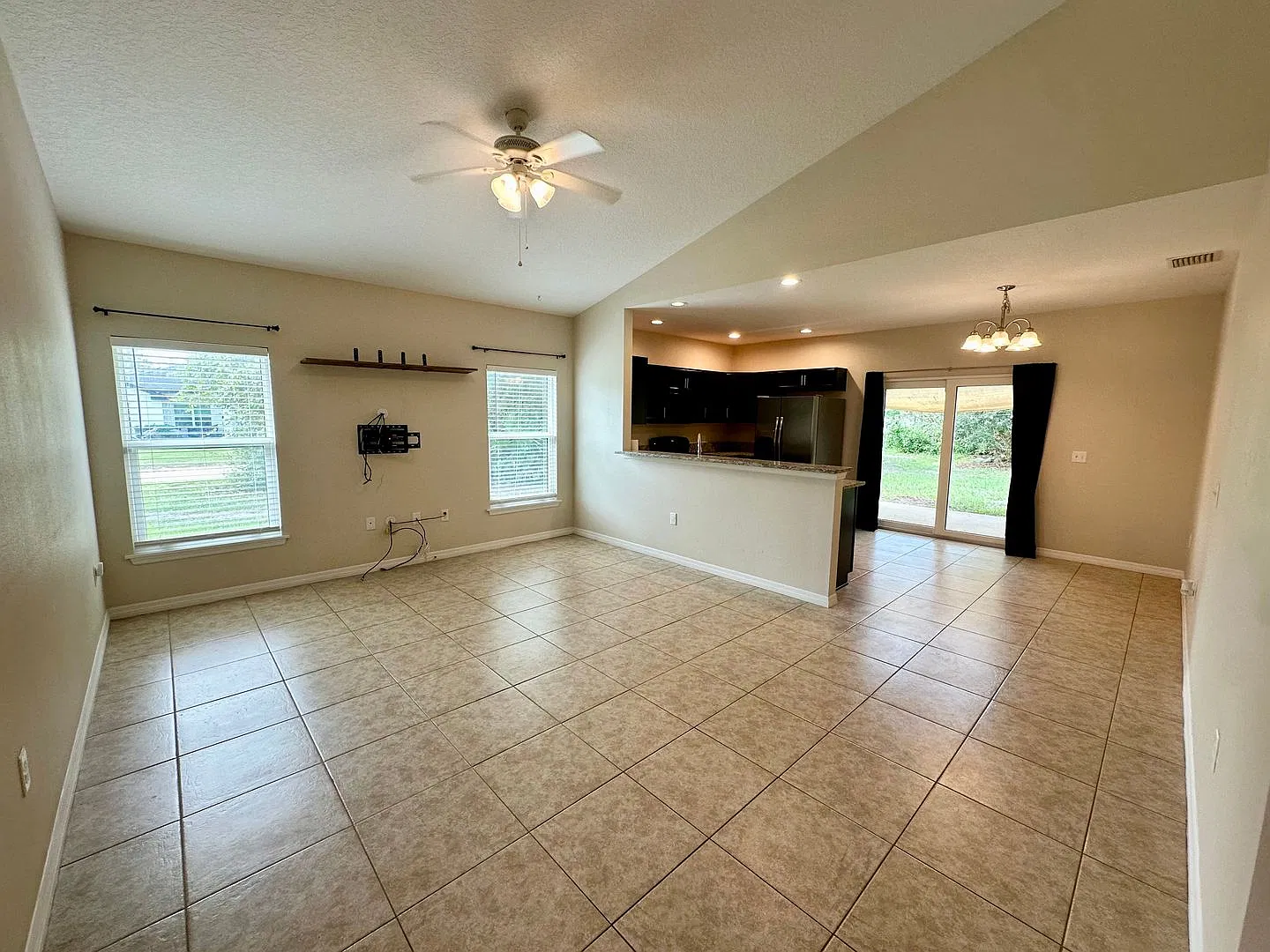 Beautiful 3/2 home in Deland — Photo 2