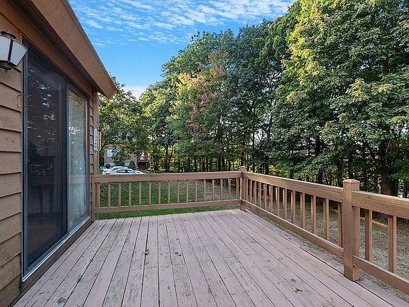 3rd image of 27 Perkins Ct Unit 27