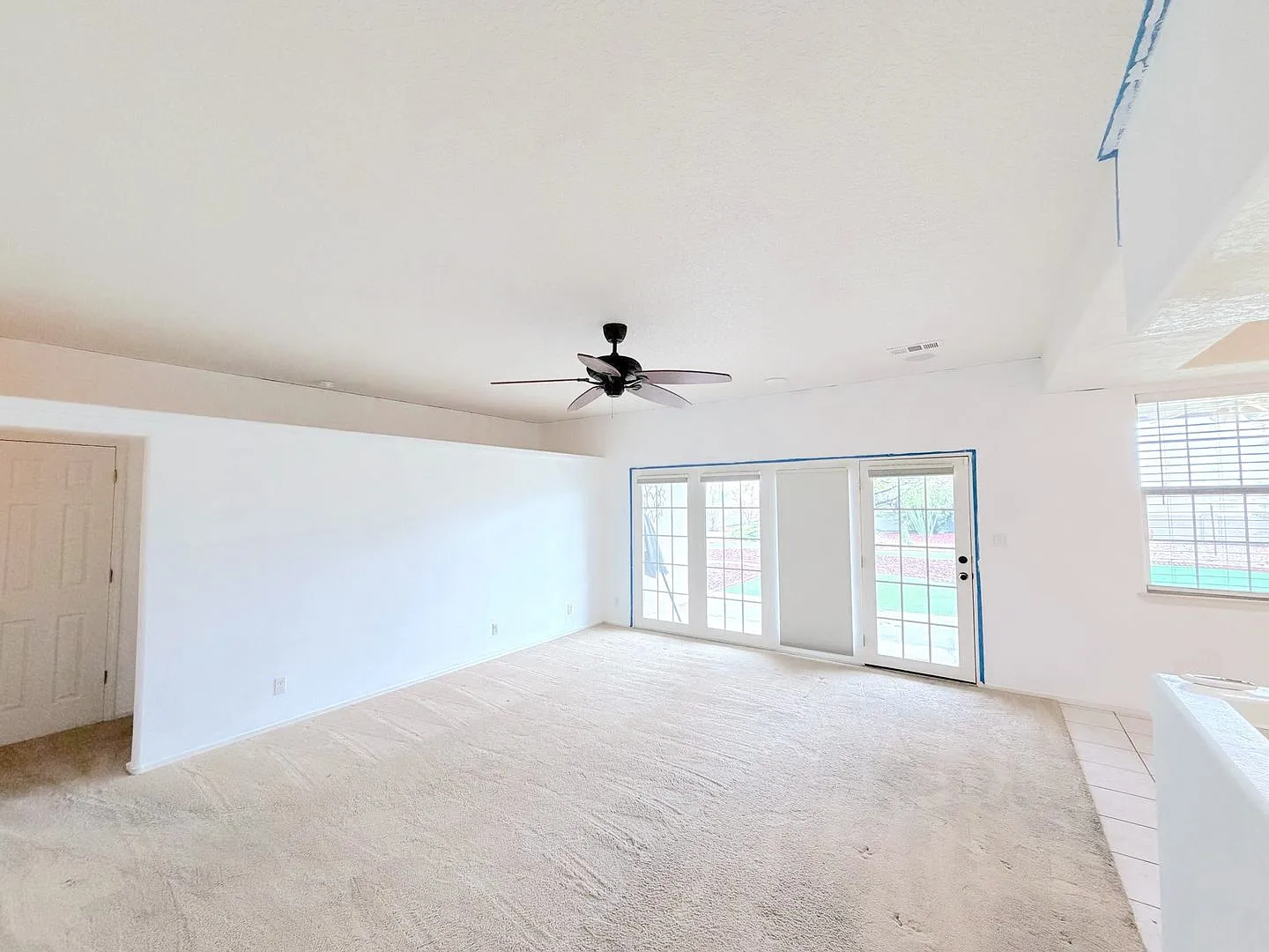 Spacious 4-Bedroom Home in Enchanted Hills Rio Rancho. Refrigerated Air. Lots of space. — Photo 2