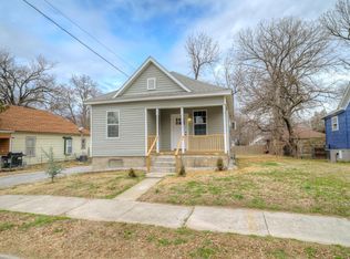 907 W C St, Joplin, MO 64801