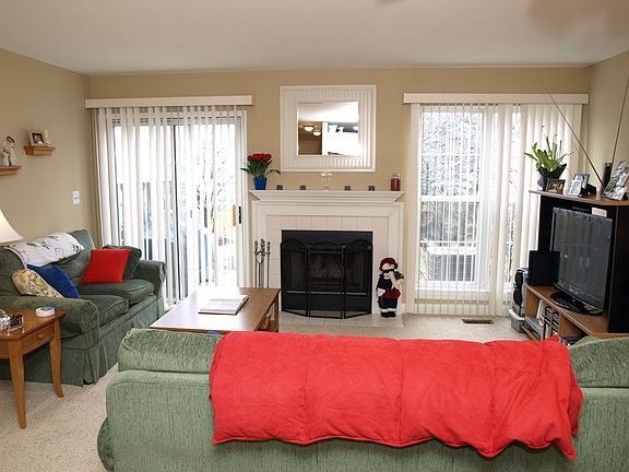 2nd image of 1143 Bristol Ct