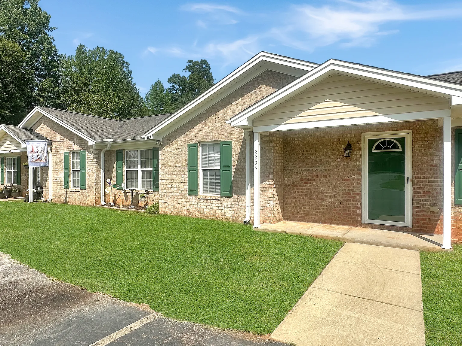 2 bed, $1,300 — Photo 1