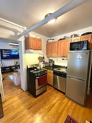 Rented by LJ Sloane Management | media 21