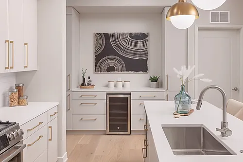 51 France | Boutique Living Photo 1
