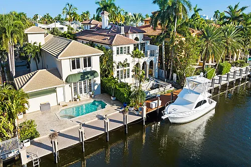 413 Coconut Isle Dr Photo 1