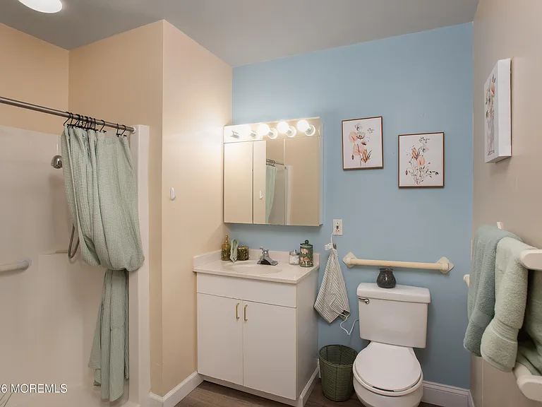 2 Kathleen Dr — Photo 6