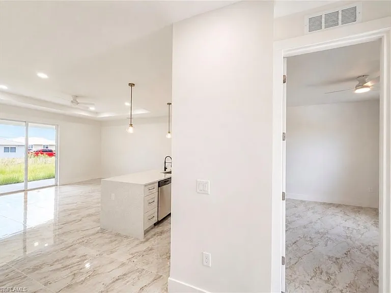4618 25th St SW — Photo 21