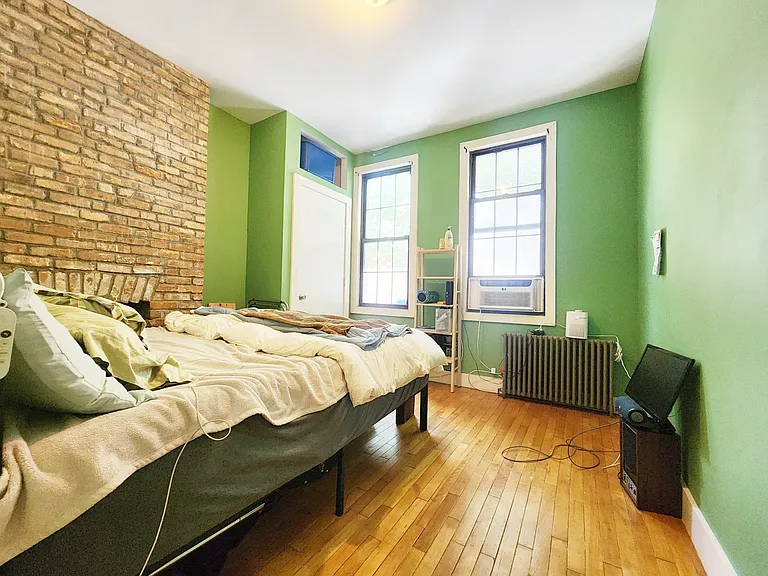 190 Wilson Ave #2F — Photo 2
