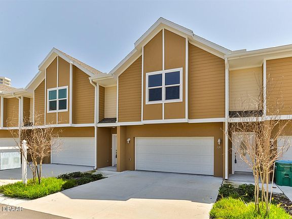 2nd image of 121 Ocean Cir