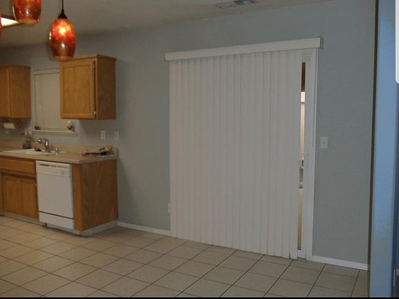 3rd image of 2907 N Barton Ave