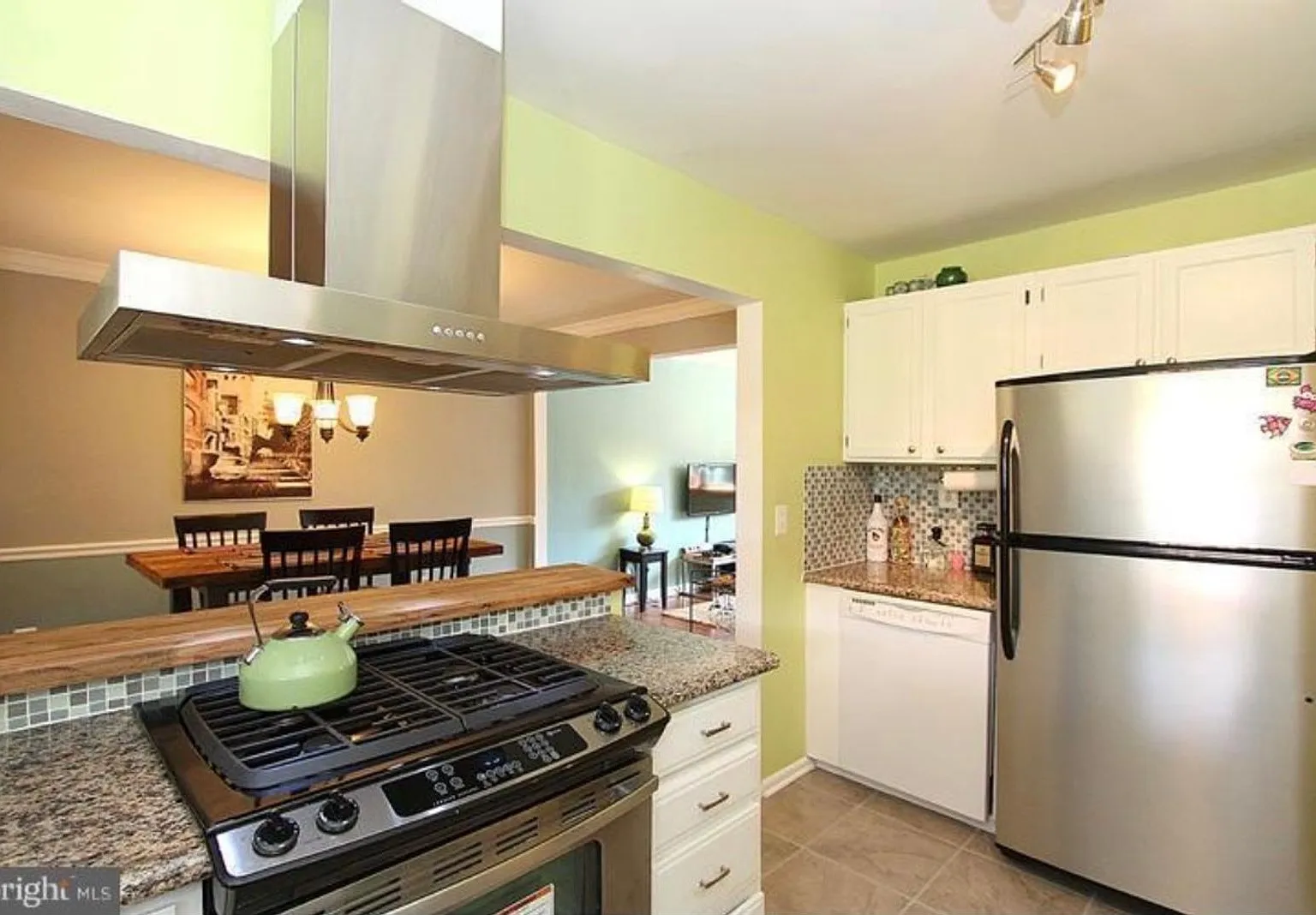 Pet and Family Friendly 3BR House with Parking and Fenced Backyard in Washington, DC — Photo 4