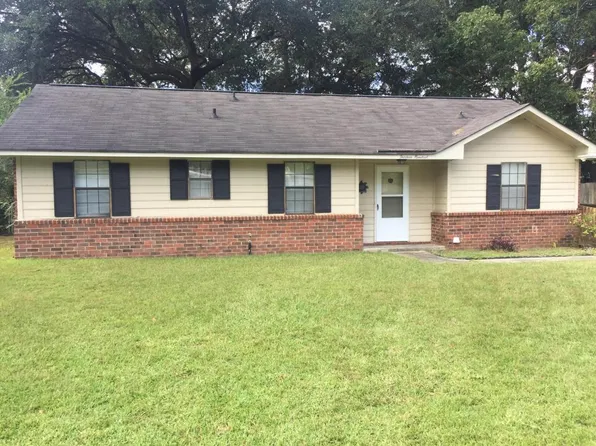 1300 Maryland Dr, Ladson, SC 29456