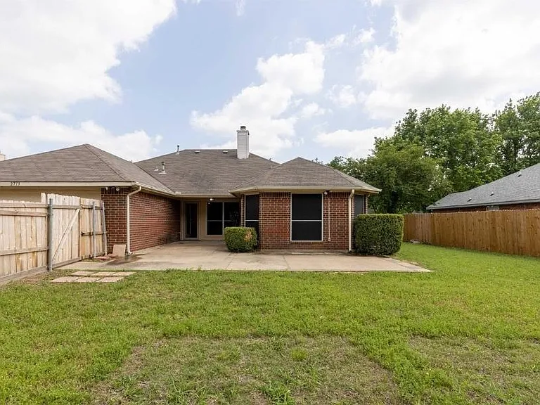 2713 Wild Grove Ln — Photo 3