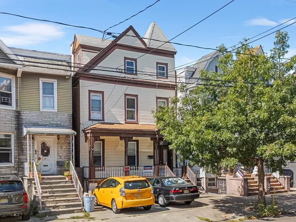 41 Garrison Avenue image 3 of 39