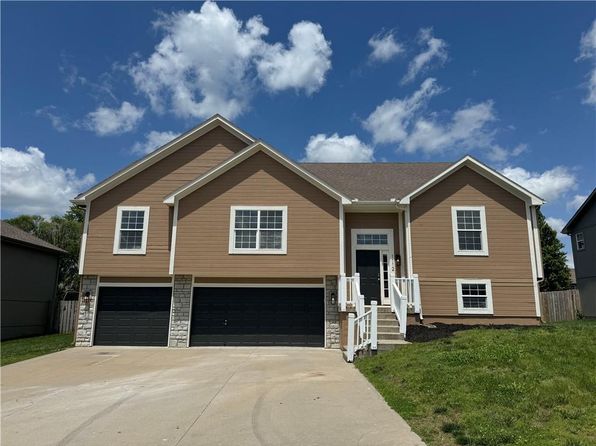 Raymore MO Single Family Homes For Sale - 103 Homes | Zillow