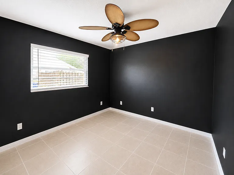 2478 NW Holiday Ct — Photo 13