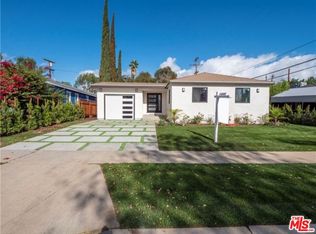 17601 Rhoda St, Encino, CA 91316
