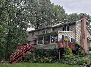 1432 Round Hill Rd, Harrisburg, PA 17110