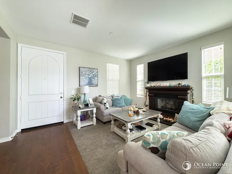 8174 Quartz St — Photo 3