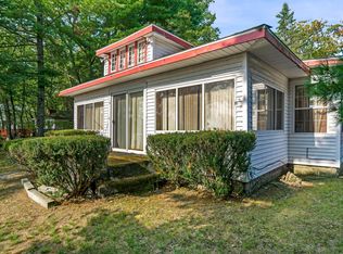 15712 Lake Dr, Idlewild, MI 49642