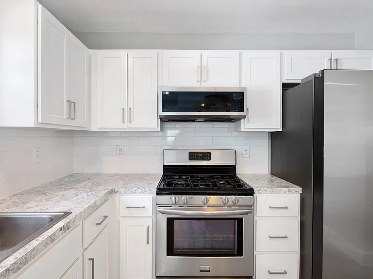 116 Hillside Ave — Photo 9