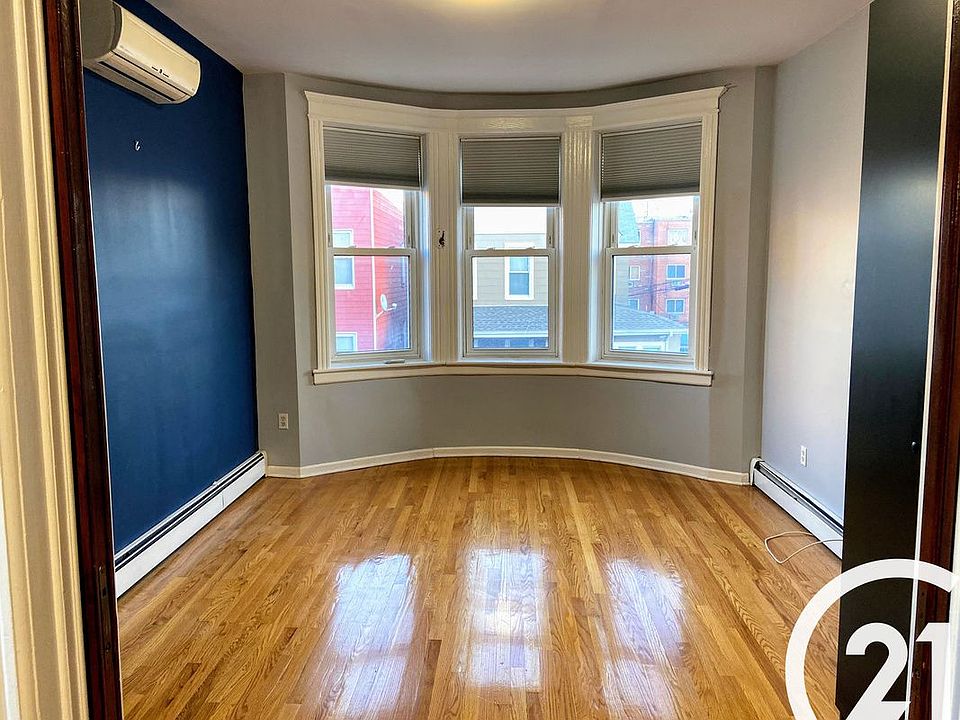 1st image of 3242 35th St #2