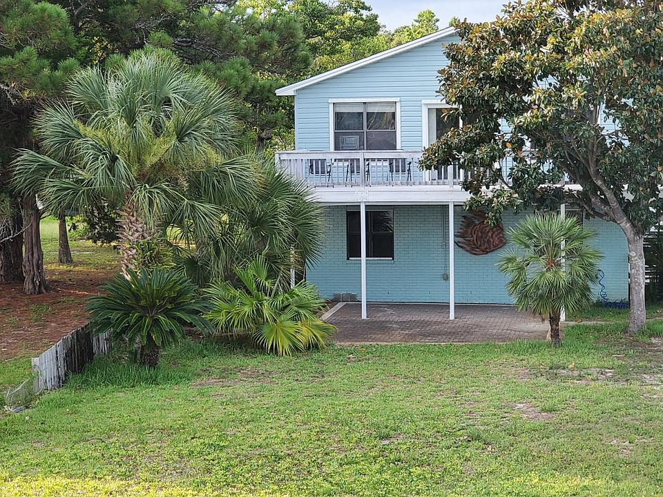 1st image of 225 Beachview Dr NE