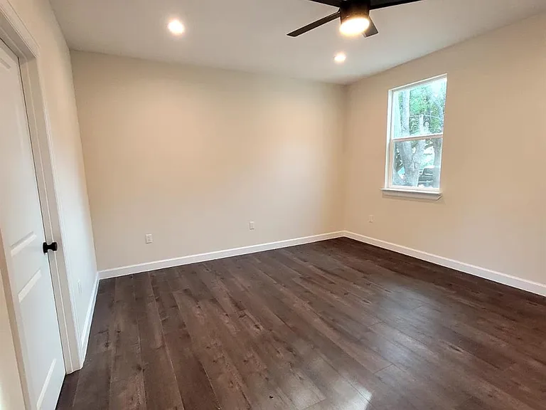 750 S Main St — Photo 24