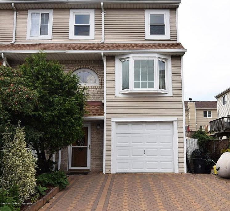 1st image of 19 Doreen Dr