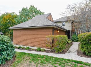 1 Bathcrescent Ln #1, Bloomfield, CT 06002