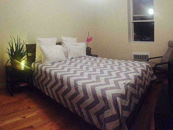 3rd image of 100 Manhattan Ave #3A