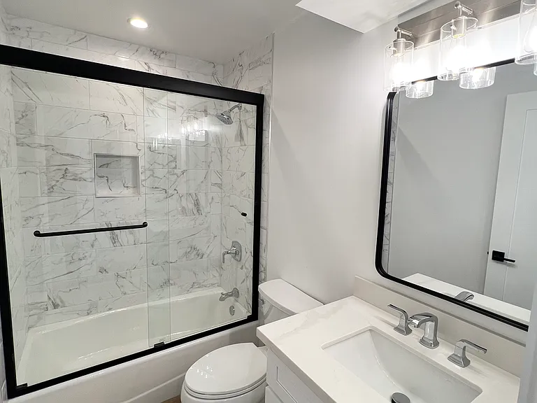 8731 La Salle St #5 — Photo 12