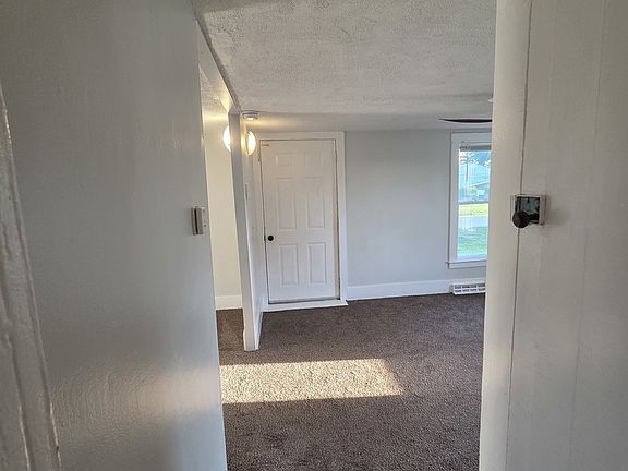 4th image of 19550 Fellows Rd