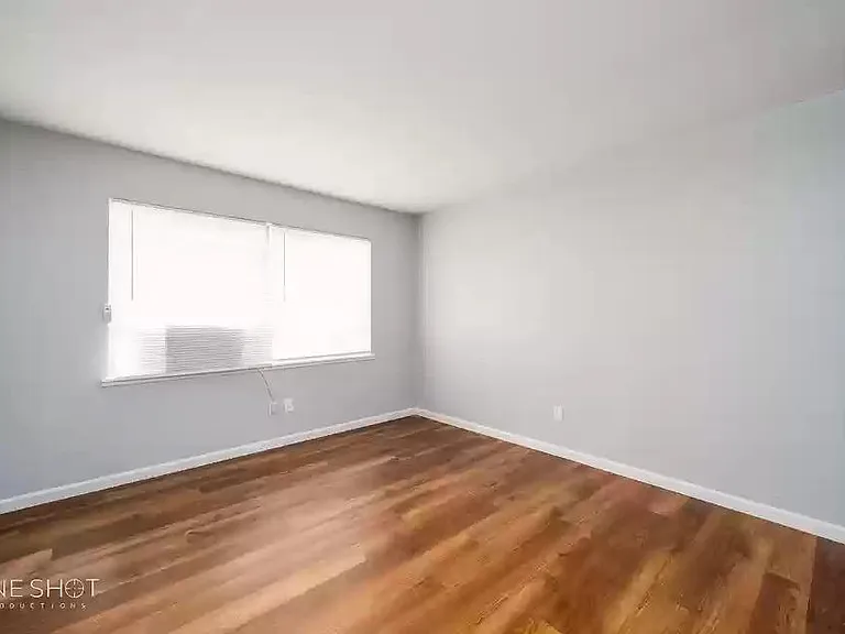 525 N Bowie Dr — Photo 7