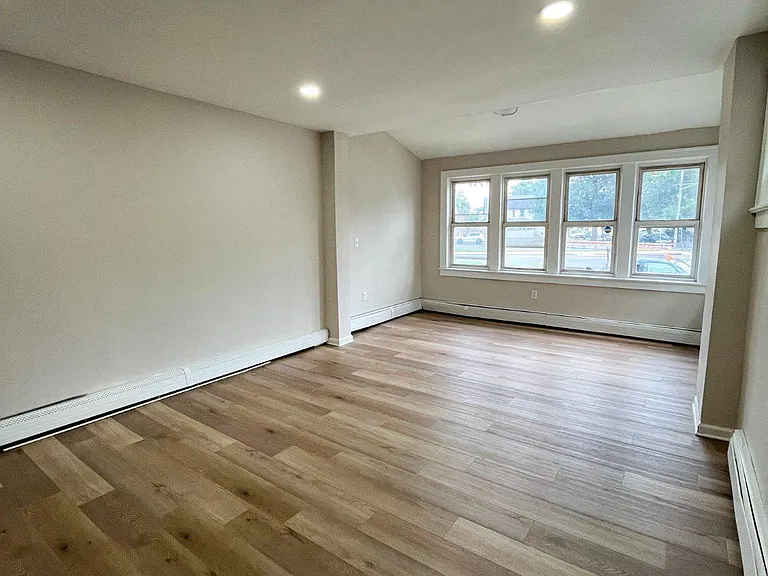 1512 S Broad St — Photo 6