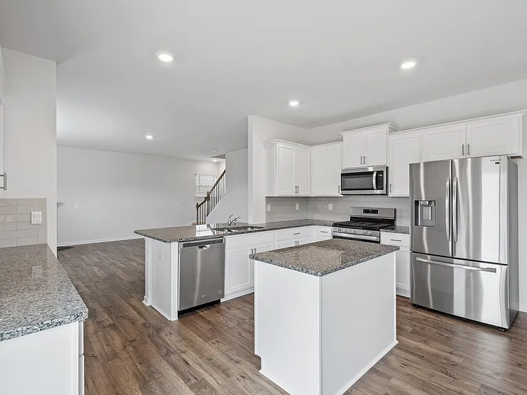 340 Fenwick Dr — Photo 11