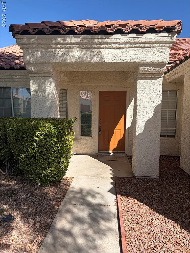 3 bed, 2.0 bath, 1633 sqft, $2,150 — Photo 2