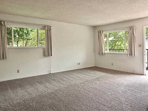 5th image of 1908 El Paso Ave APT 4
