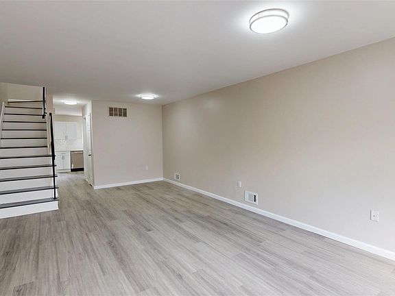 3rd image of 109 Lyceum Court