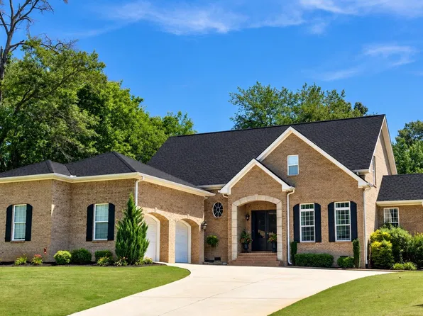 251 Isbell Dr, Muscle Shoals, AL 35661
