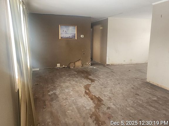 2nd image of 289 Westwood Dr
