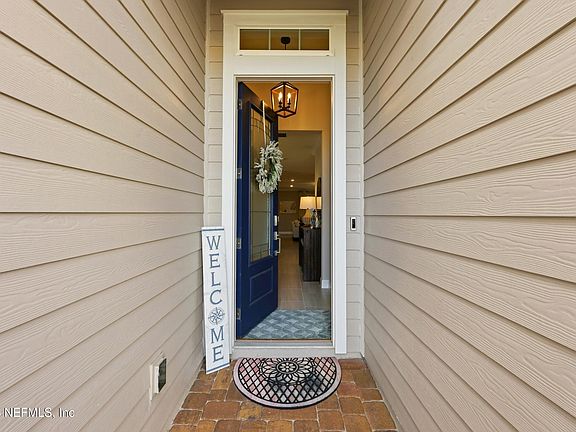 3rd image of 25 WATERBROOK Place