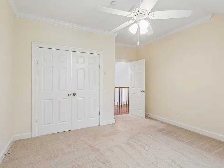 210 Par Dr — Photo 25